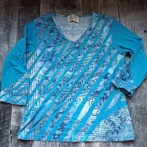 Blue/ Turquoise V-Neck 3/4 Sleeve Top